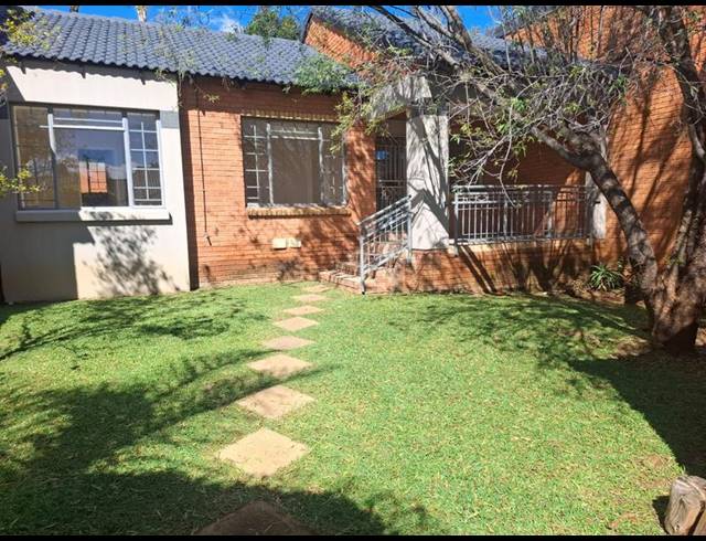 2 BEDROOM PROPERTY TO RENT IN MOOIKLOOF RIDGE ESTATE